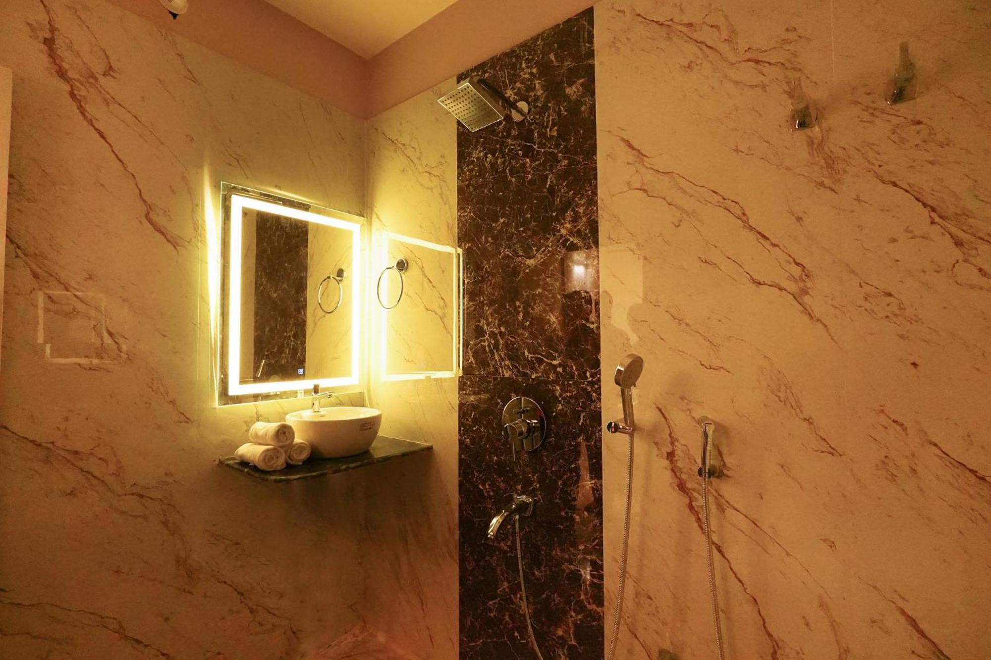 Hotel Rj Patna  Dış mekan fotoğraf